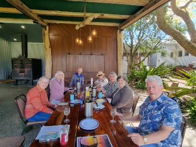 Bago Maze & Winery. What a beautiful place for a relaxing afternoon with friends. We had 10 NS members turn up on this lovely sunny day for a picnic and drinks. We all enjoyed ourselves immensely, you have to admit spring is one of the best times of the y