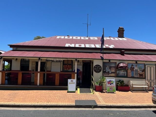 Members and guests enjoyed a Christmas celebration lunch at Rudd's Pub, Nobby, as part of our final day-bus trip for 2025