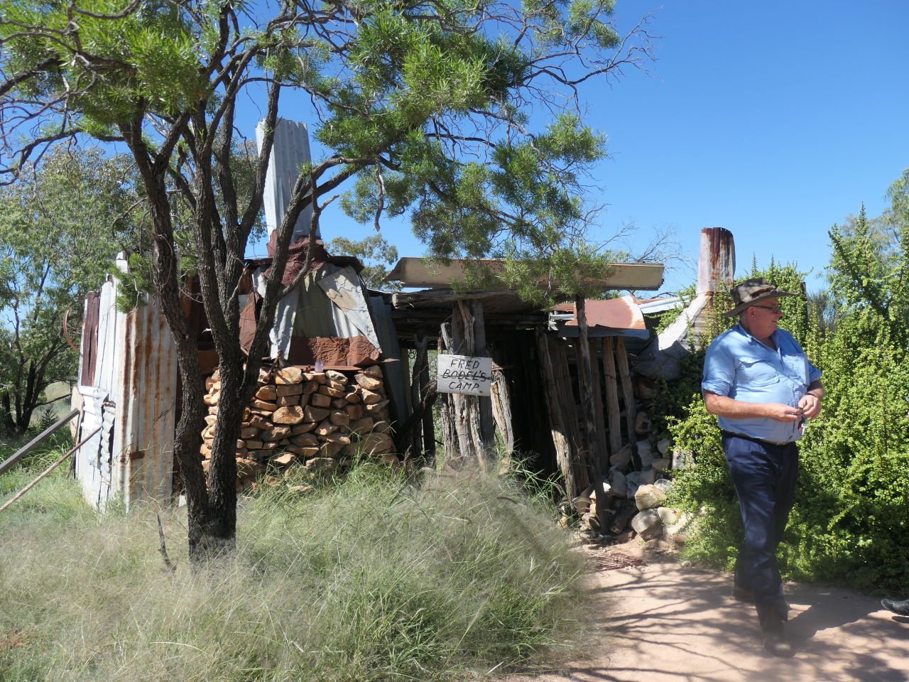 Lightening Ridge Trip - Black Opal tour - One of the original miners camps.