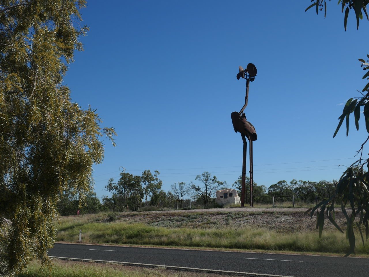 Lightening Ridge Trip - Leaving Lightening Ridge for Goondiwindi, we stop on the ridge where Lightening Ridge got its name. Here 'Stanley' stands proudly.