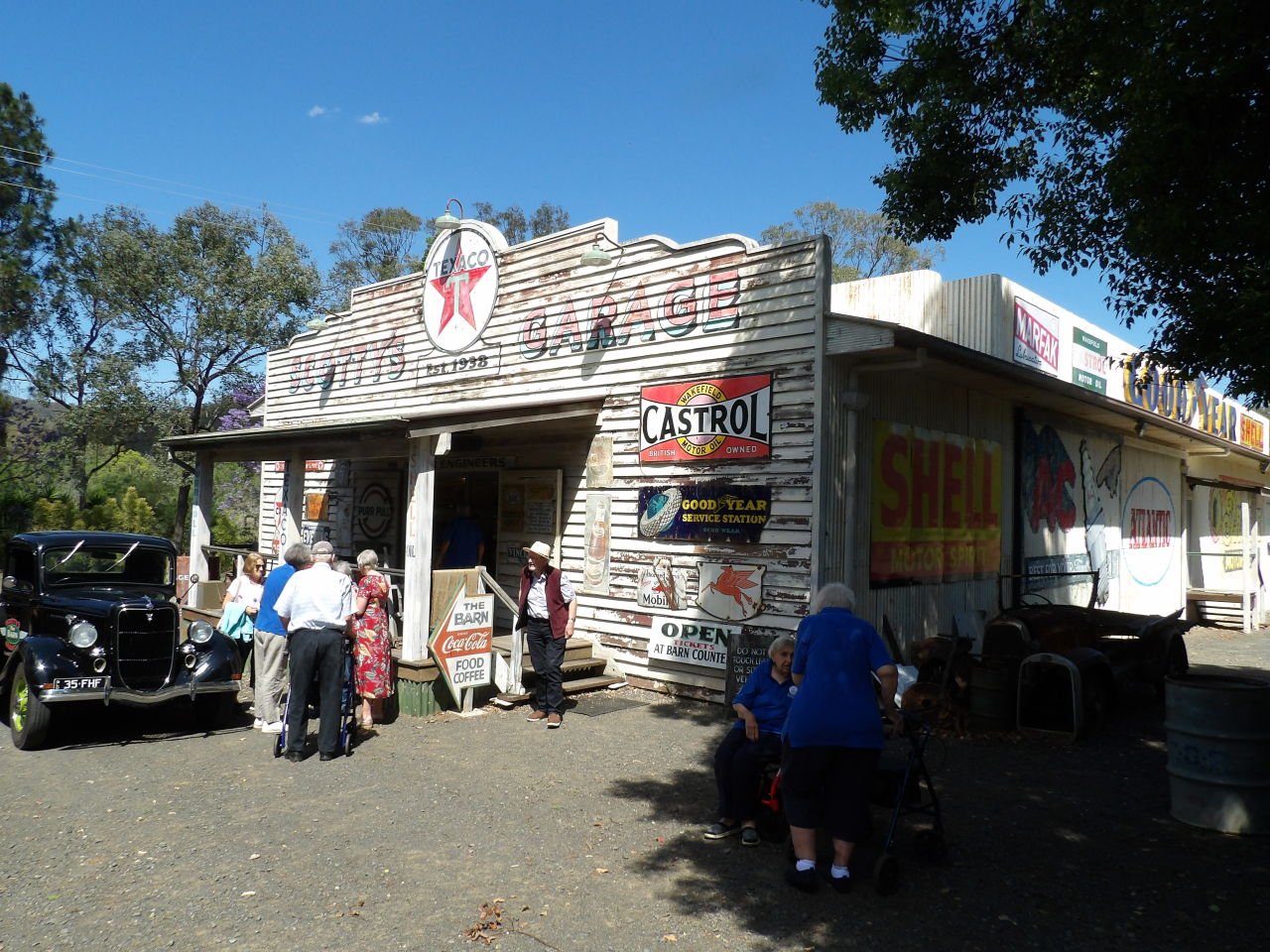 Scottys Garage Flagstone Creek 2
