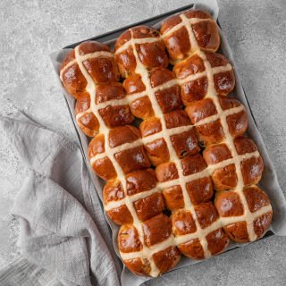 Traditional hot cross buns