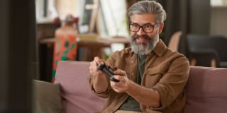 Older gamers get social during lockdowns