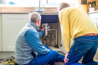 Emergency plumbing: What to do before help arrives 