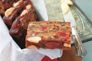 Last-minute Christmas cake