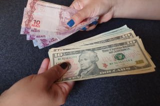 How to manage foreign exchange 