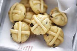 Hot cross bun cookies