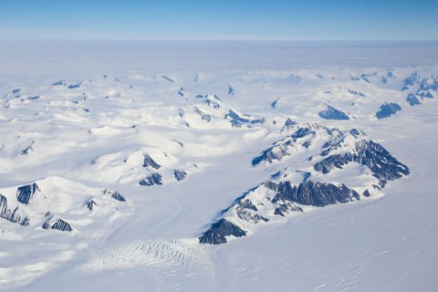 Departing from Sydney Airport  Departures 23 Nov 2025 & 8 February 2026