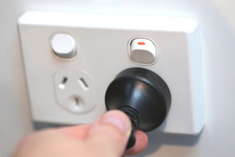 Protecting electricity consumers from bill shock